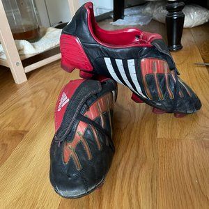 Adidas Predator Powerswerve